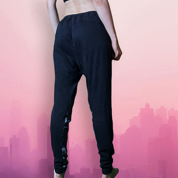 Rogue Sweatpants - Picture 2 of 3